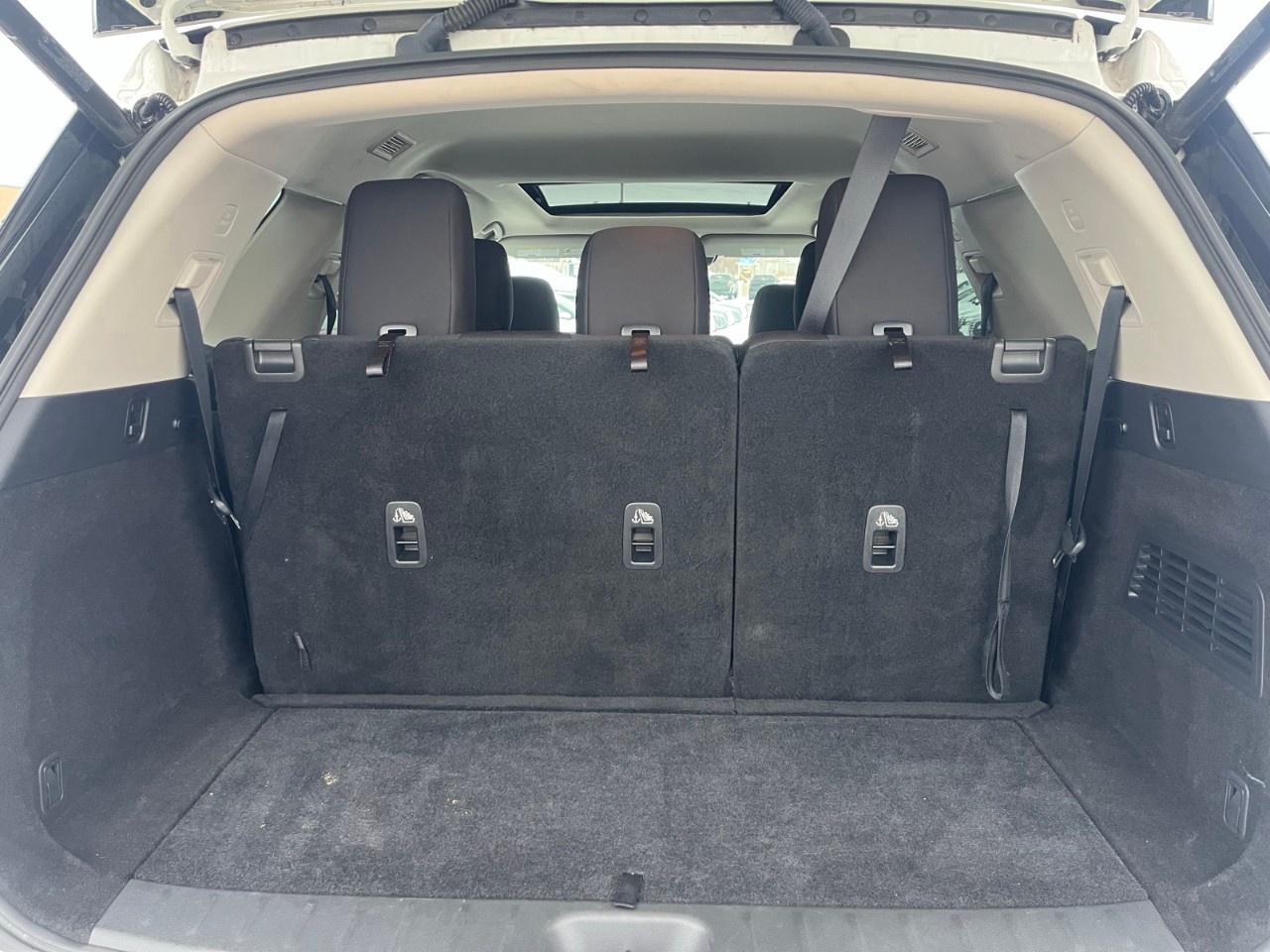 2024 Nissan Pathfinder SV 4WD Photo