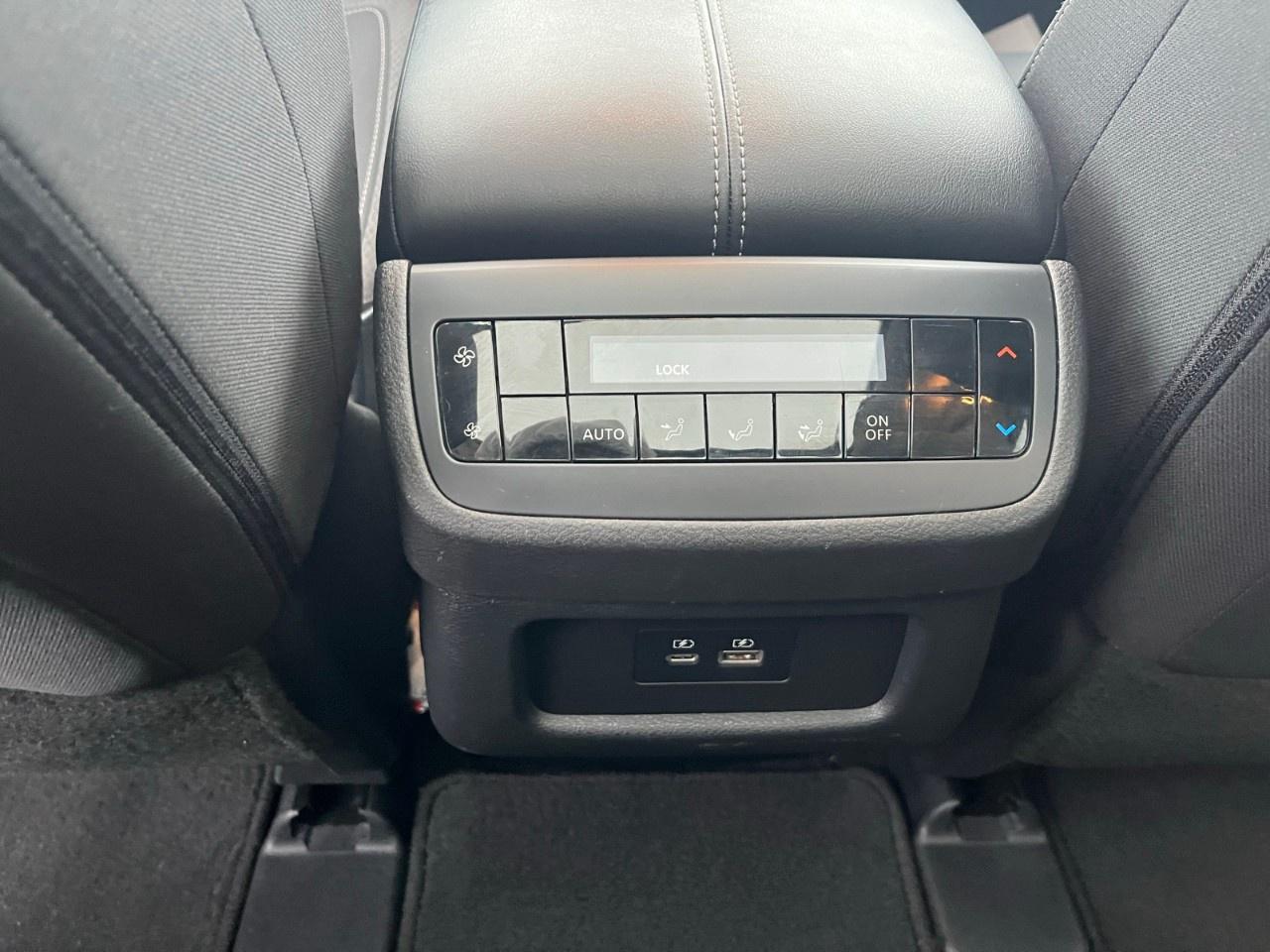 2024 Nissan Pathfinder SV 4WD Photo