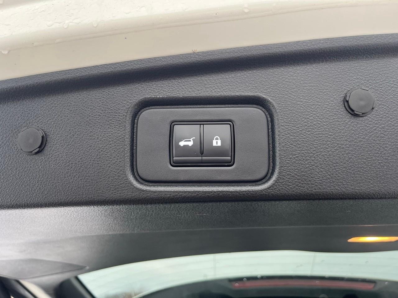 2024 Nissan Pathfinder SV 4WD Photo