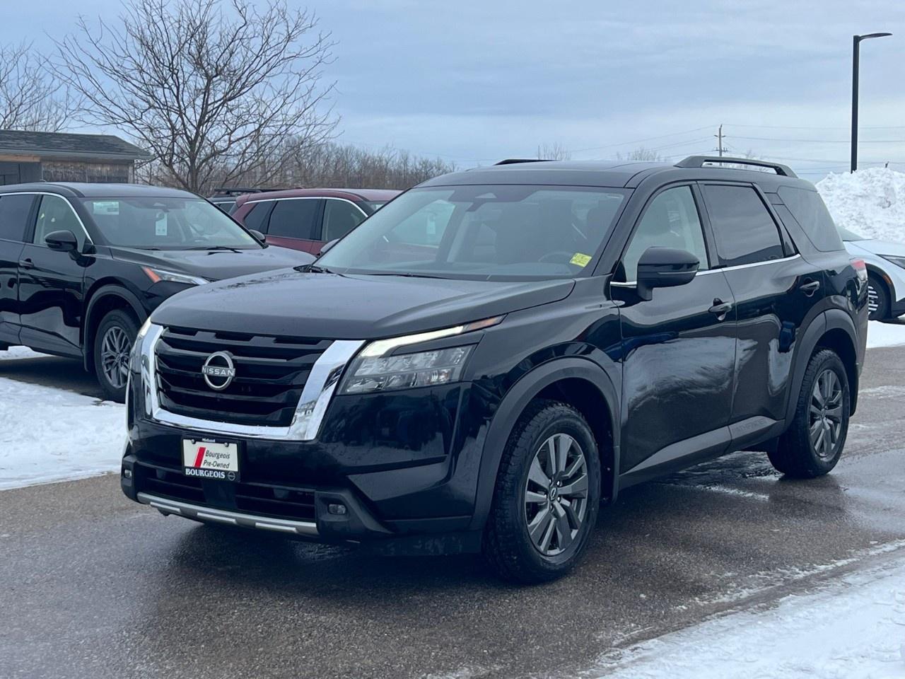 2024 Nissan Pathfinder SV 4WD Photo2