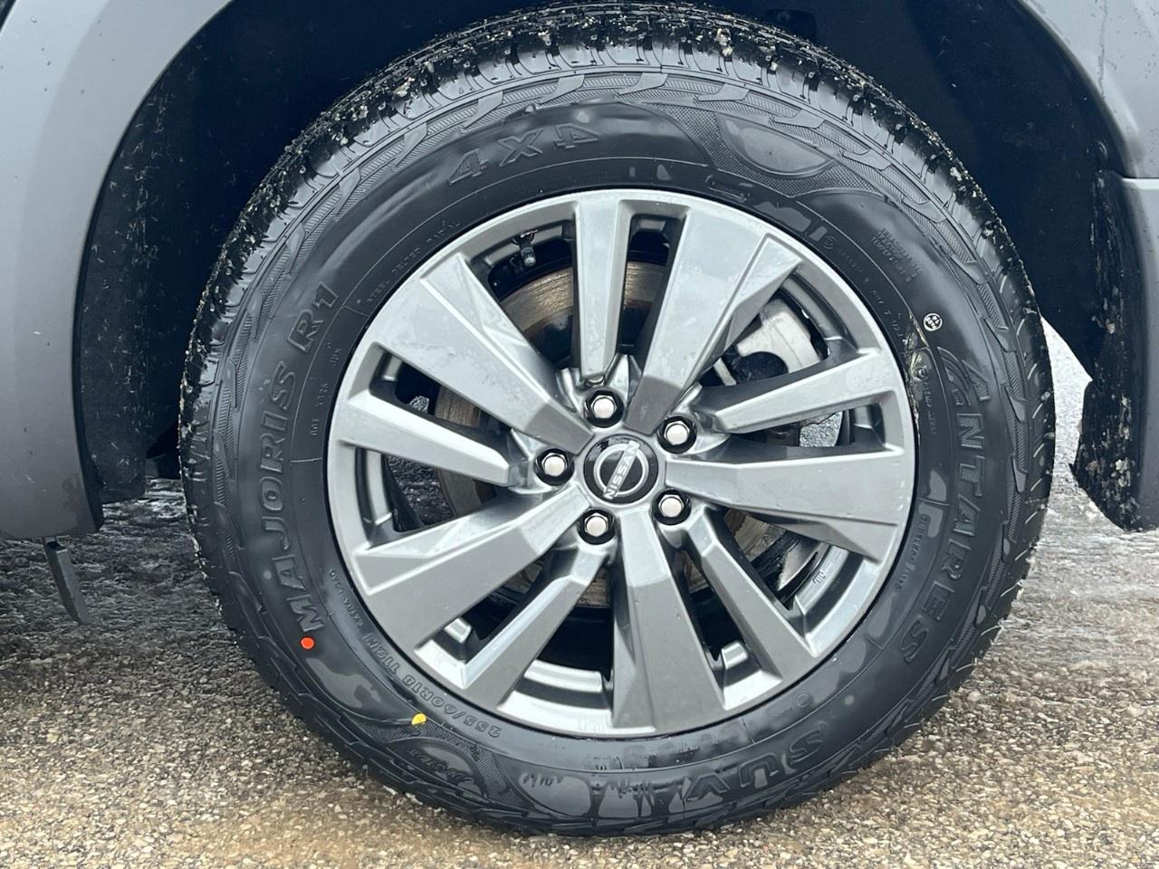 2024 Nissan Pathfinder SV 4WD Photo