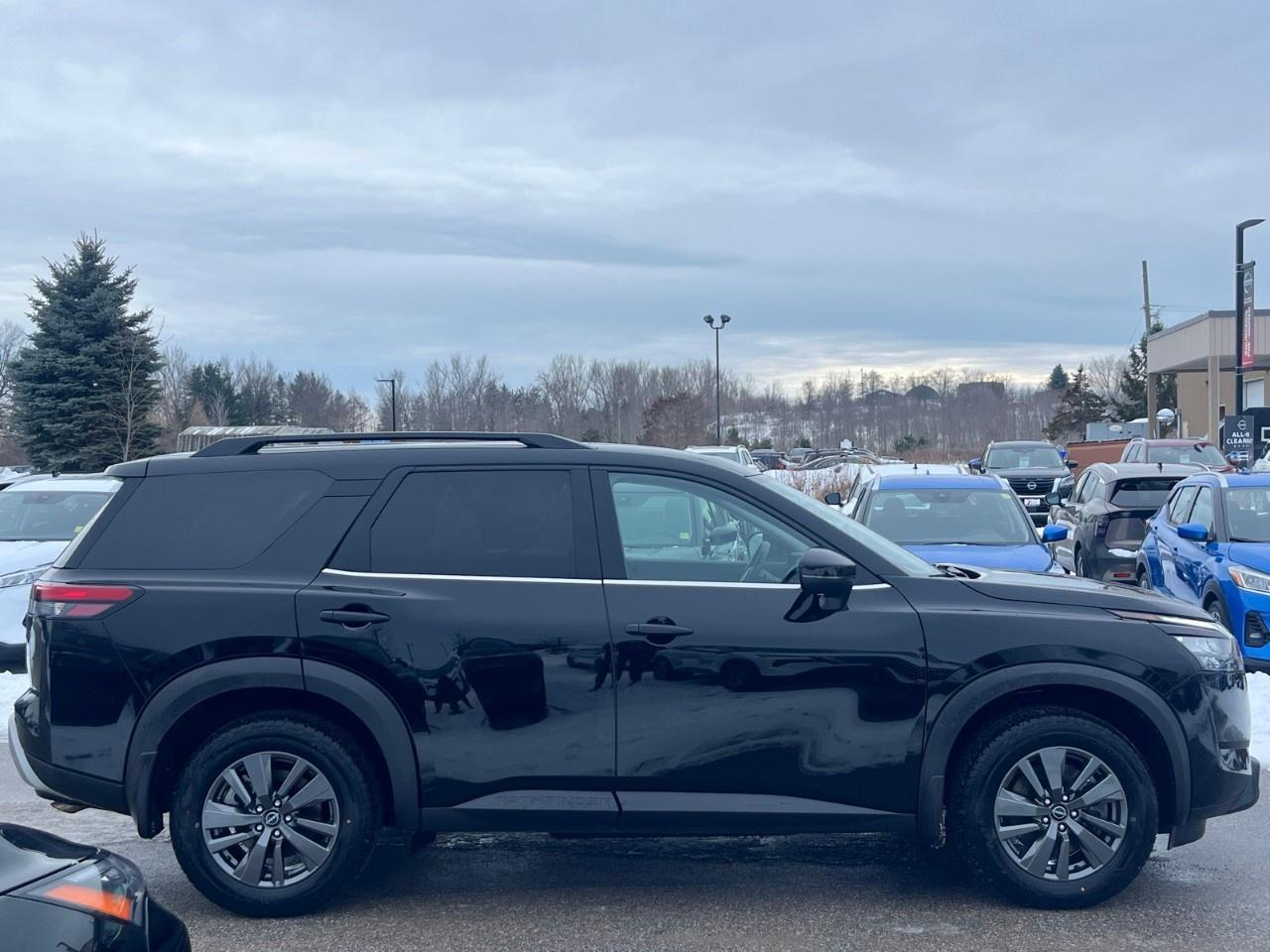 2024 Nissan Pathfinder SV 4WD Photo