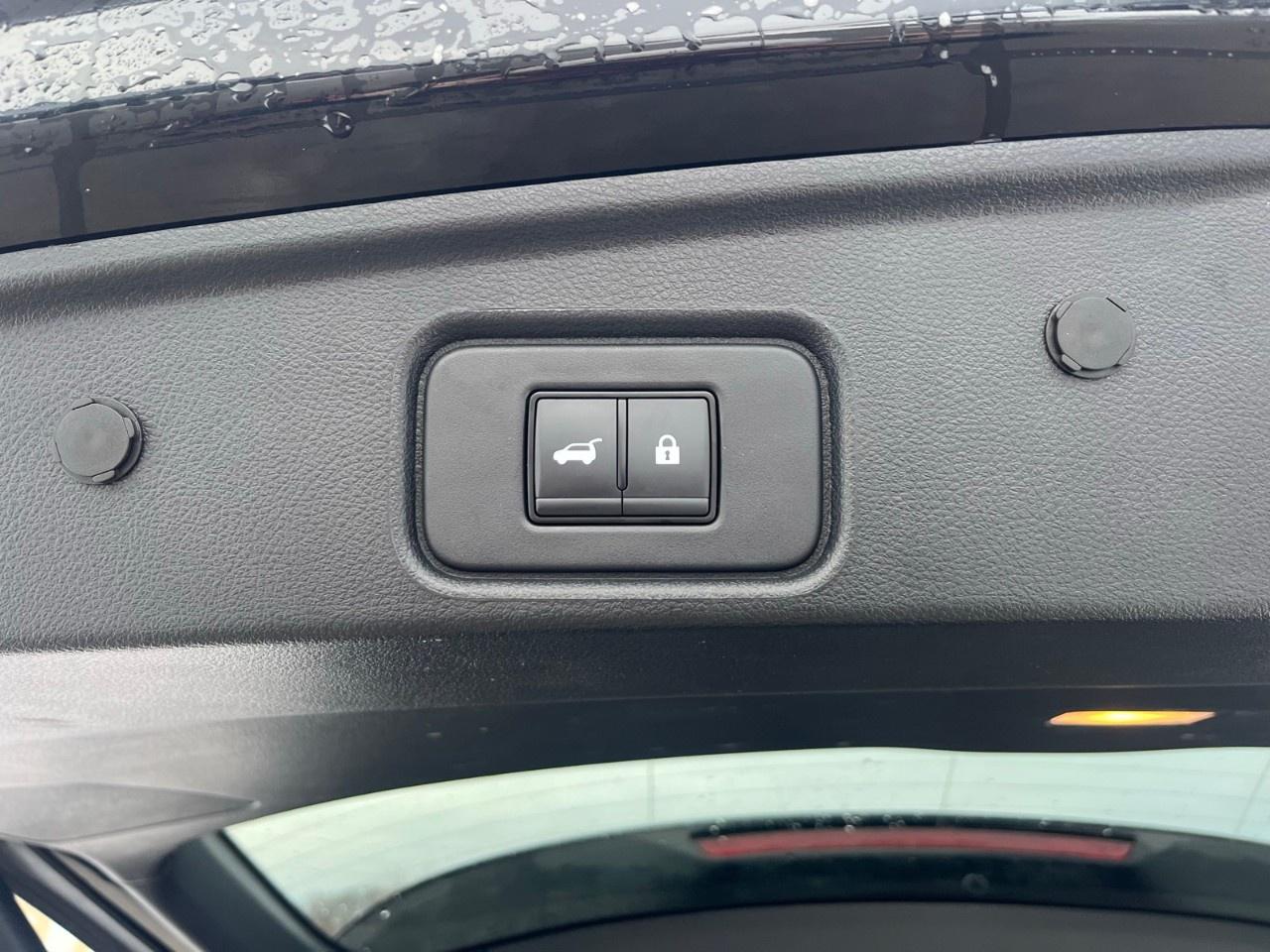 2024 Nissan Pathfinder SV 4WD Photo