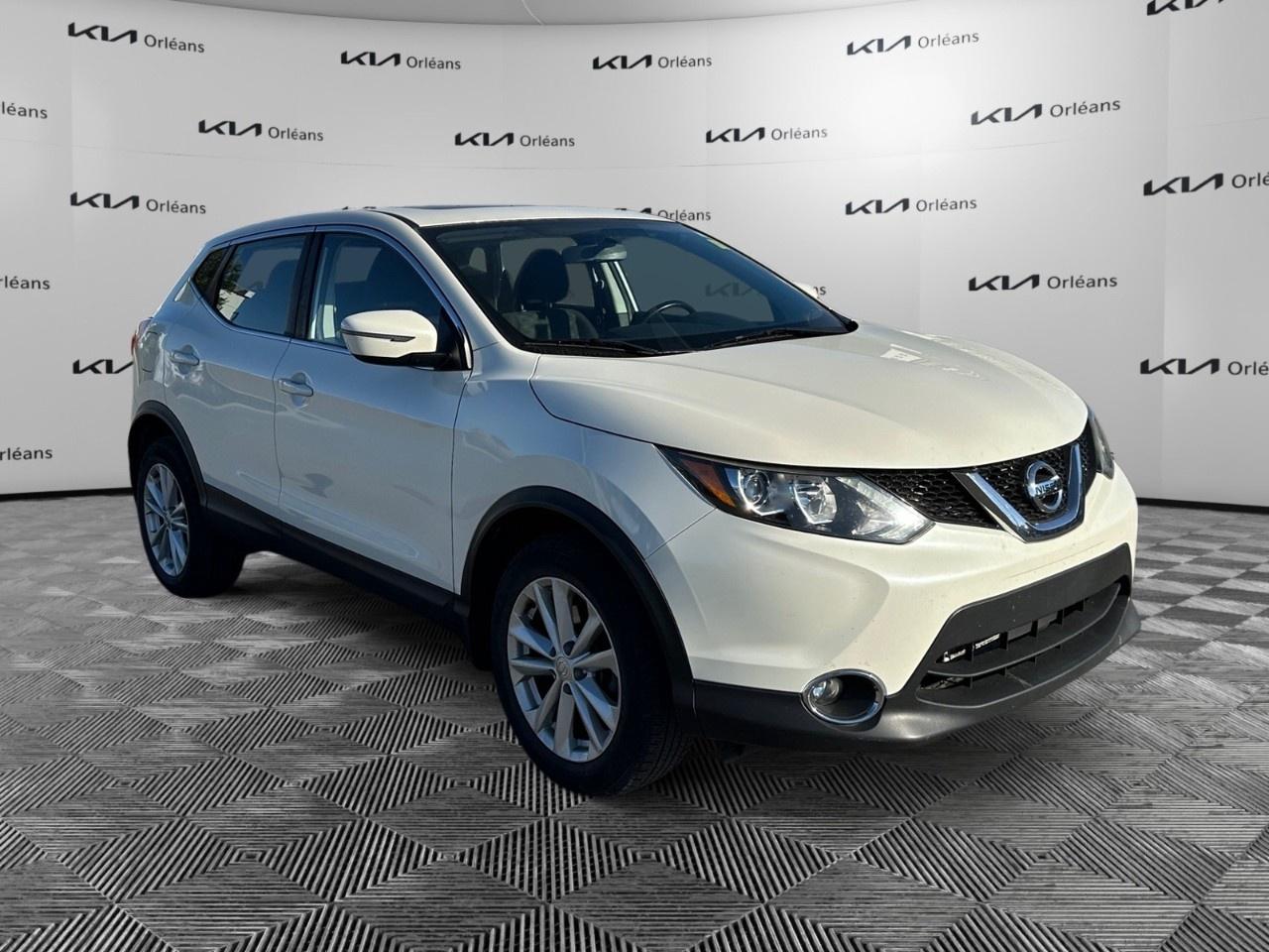 2018 Nissan Qashqai AWD SV CVT Photo2