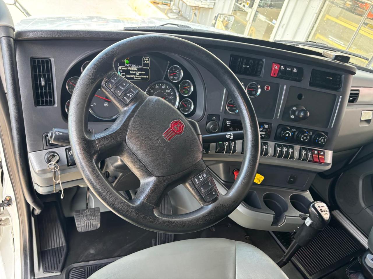 2021 Kenworth T680 Highway Tractor Heavy Spec - Photo #8