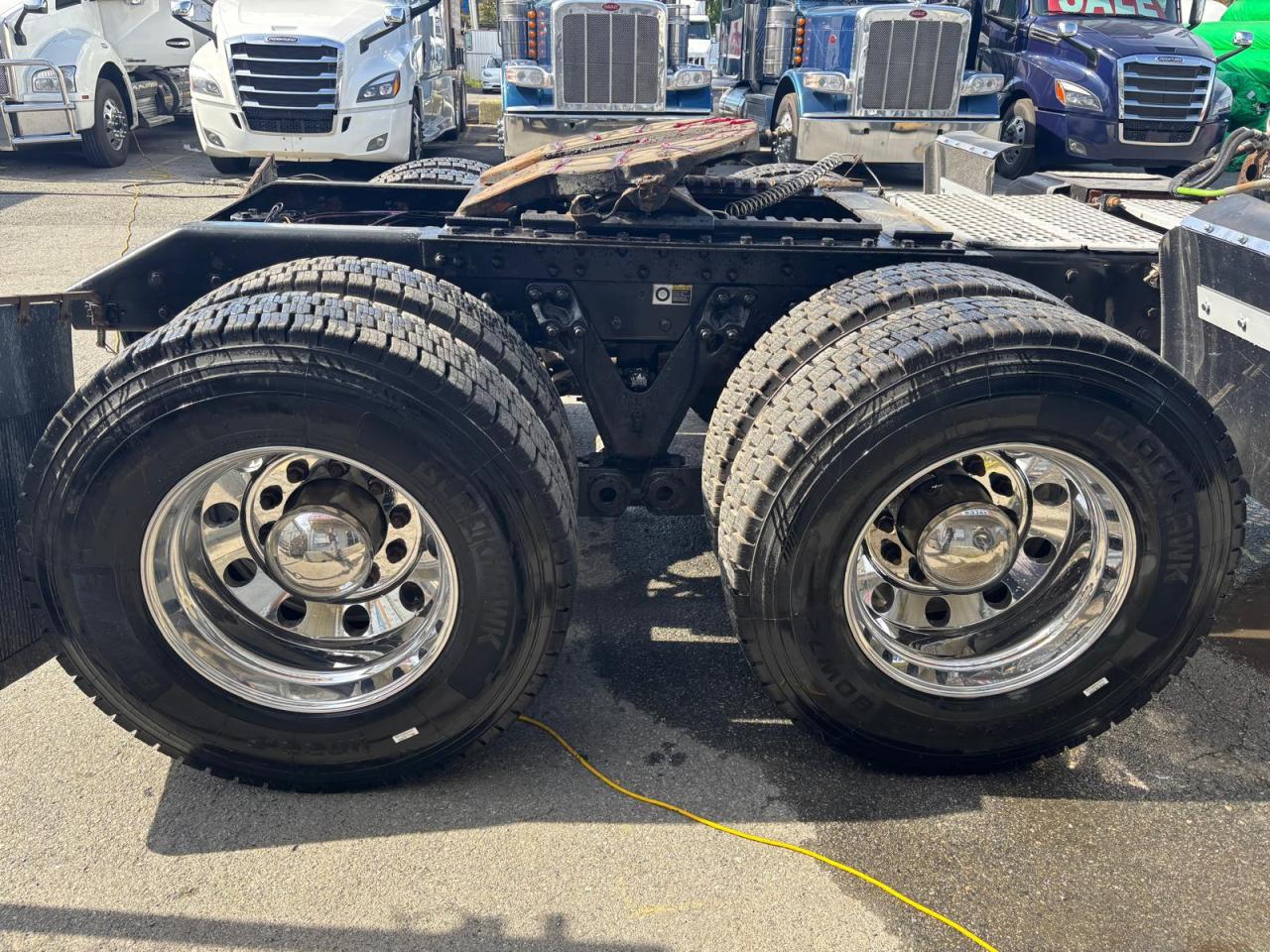 2021 Kenworth T680 Highway Tractor Heavy Spec - Photo #14