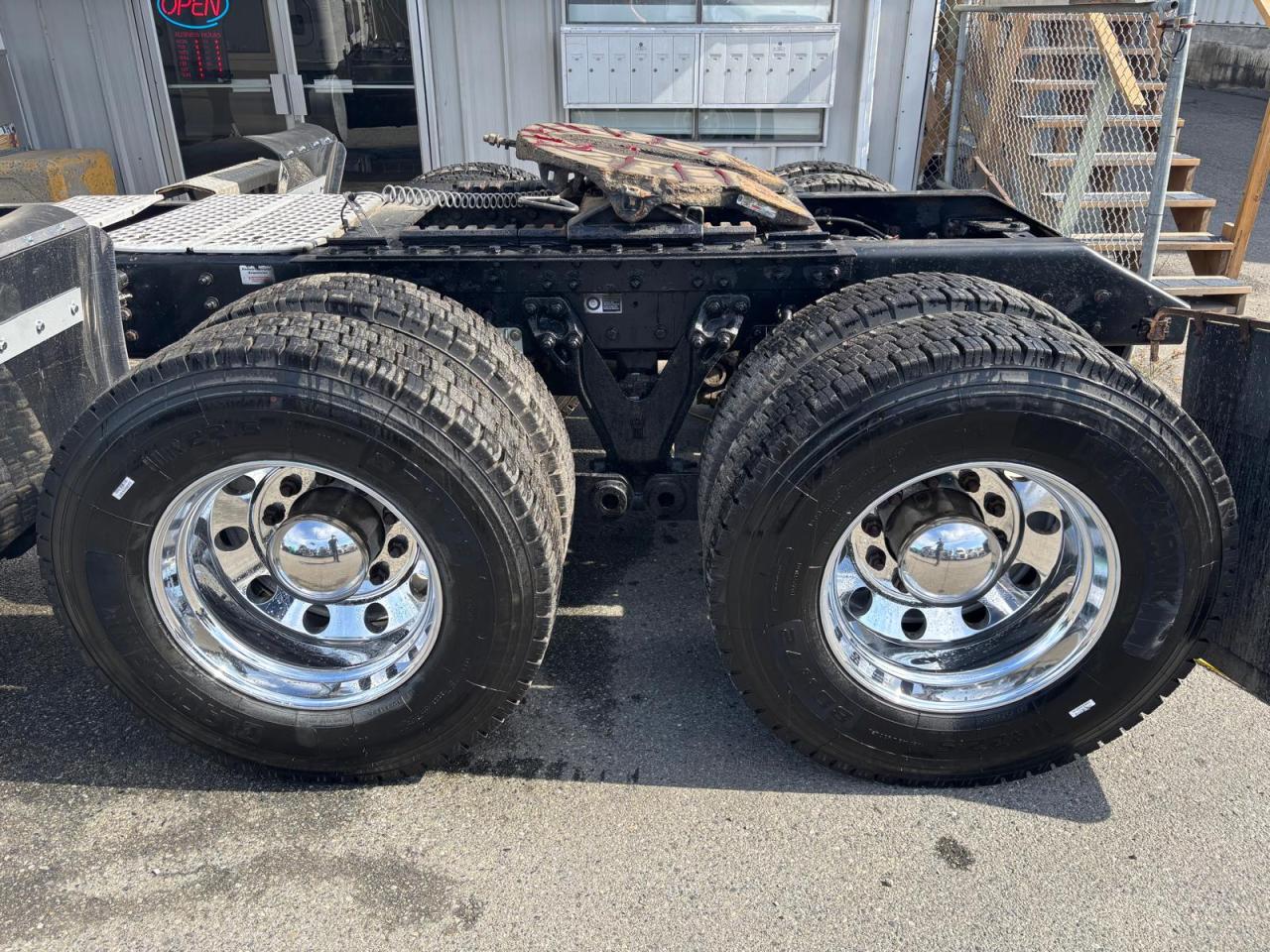 2021 Kenworth T680 Highway Tractor Heavy Spec - Photo #15