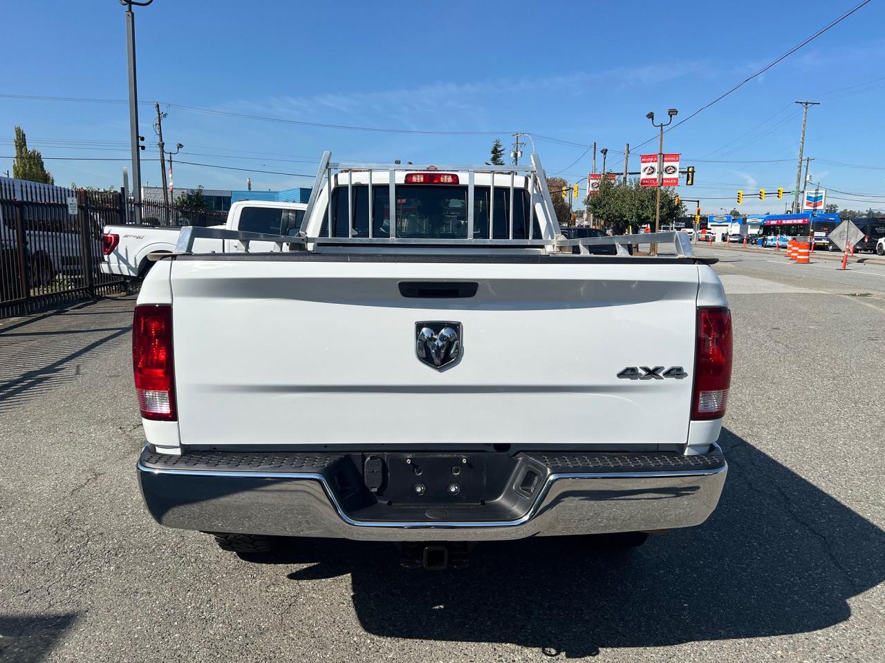 2023 RAM 1500 Classic 4x4 Reg Cab 8' Box Photo6