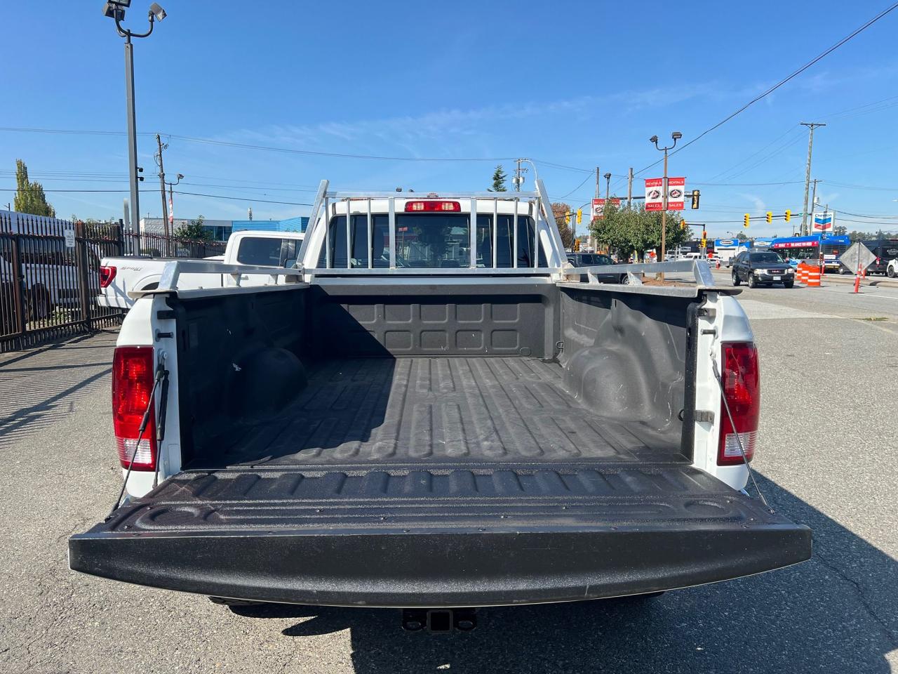 2023 RAM 1500 Classic 4x4 Reg Cab 8' Box Photo7