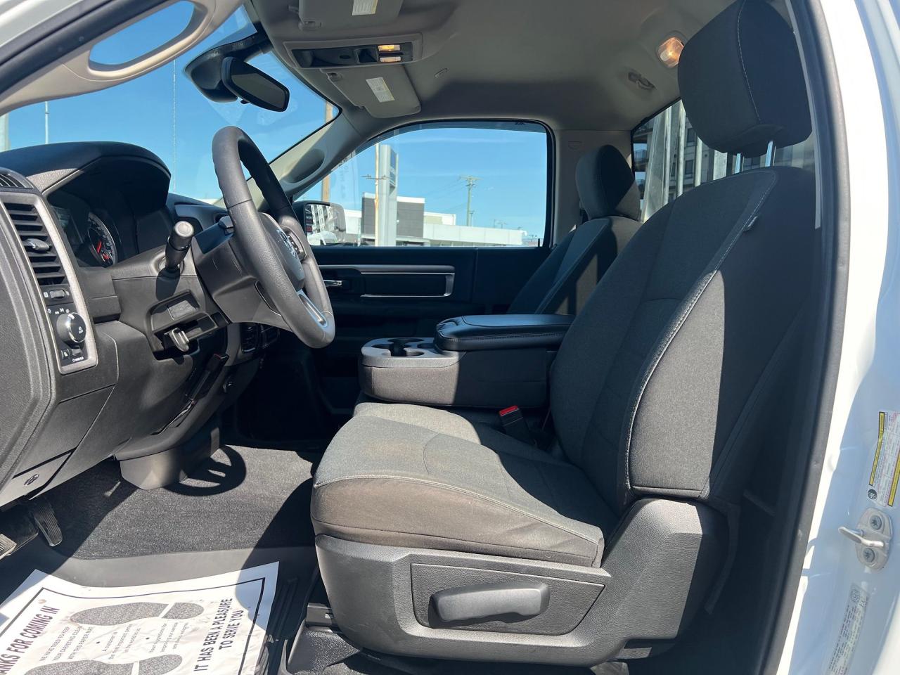 2023 RAM 1500 Classic 4x4 Reg Cab 8' Box Photo28