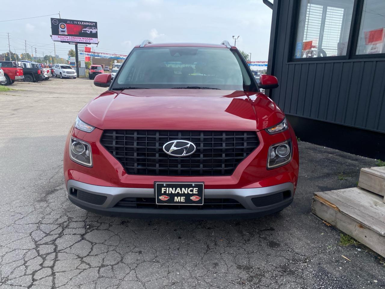 2022 Hyundai Venue Preferred IVT Photo2