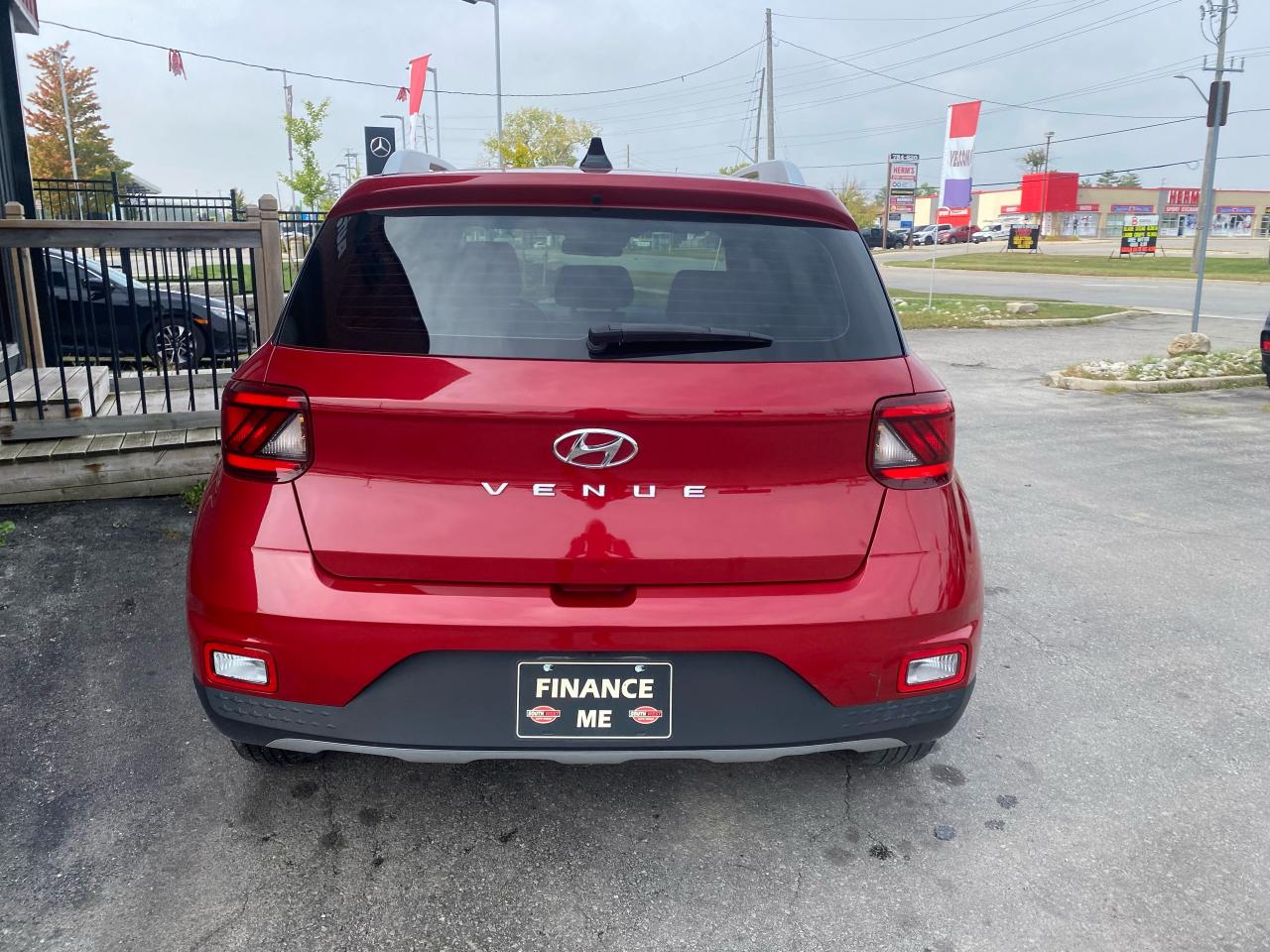 2022 Hyundai Venue Preferred IVT Photo4