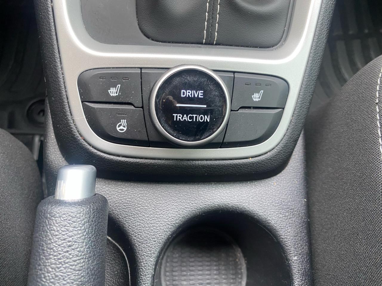 2022 Hyundai Venue Preferred IVT - Photo #12