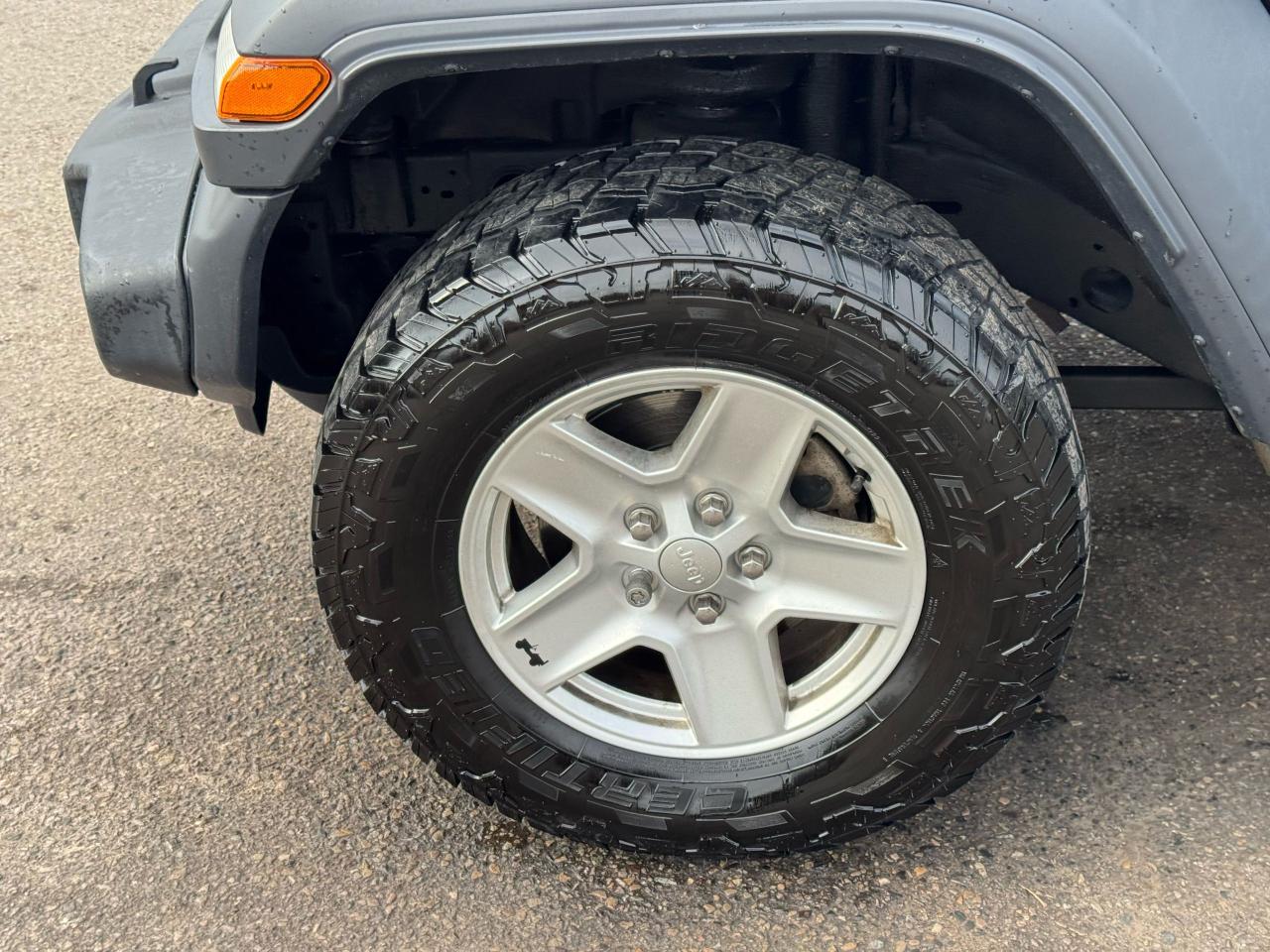 2020 Jeep Gladiator SPORT, NO ACCIDENT, 2 SETS WHEELS, CERTIFIED - Photo #7