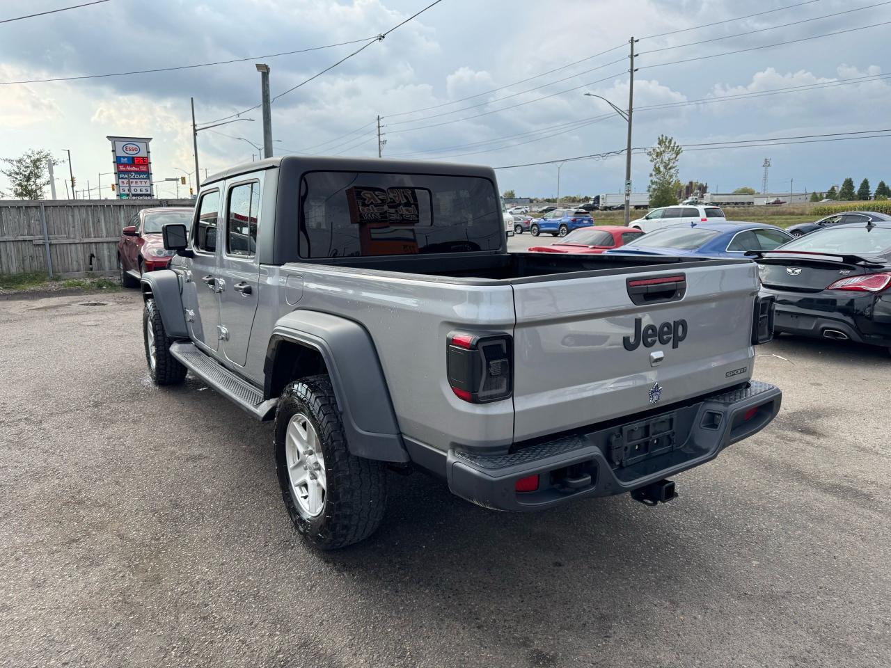 2020 Jeep Gladiator SPORT, NO ACCIDENT, 2 SETS WHEELS, CERTIFIED - Photo #2
