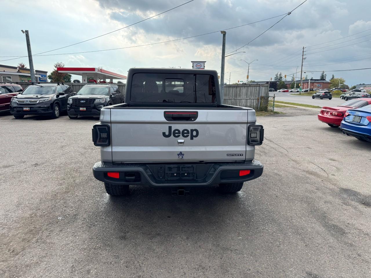 2020 Jeep Gladiator SPORT, NO ACCIDENT, 2 SETS WHEELS, CERTIFIED - Photo #3