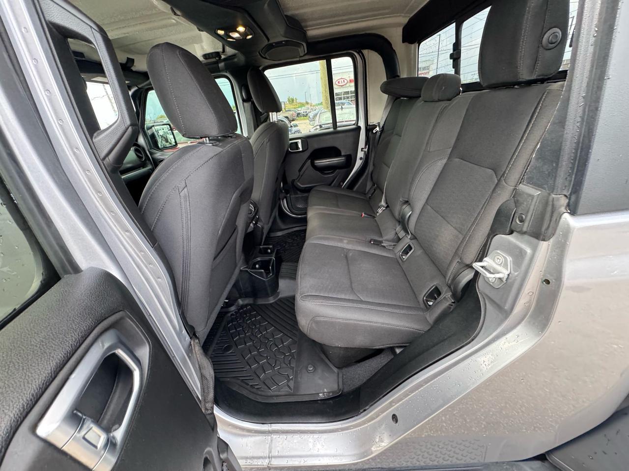 2020 Jeep Gladiator SPORT, NO ACCIDENT, 2 SETS WHEELS, CERTIFIED - Photo #10