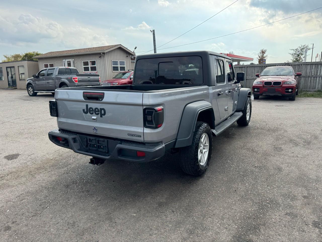 2020 Jeep Gladiator SPORT, NO ACCIDENT, 2 SETS WHEELS, CERTIFIED - Photo #4