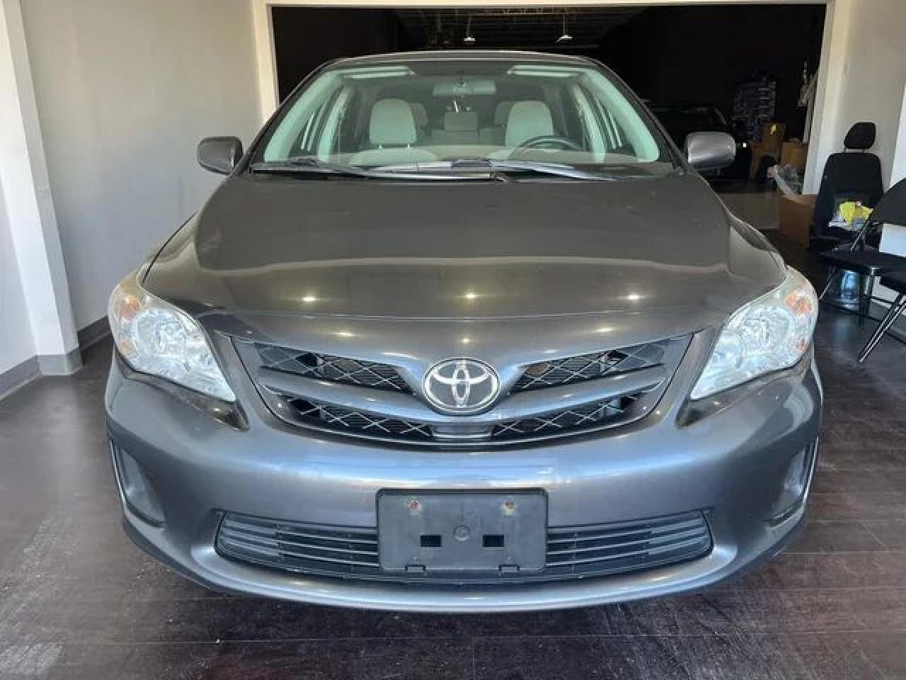 2013 Toyota Corolla LE Photo3