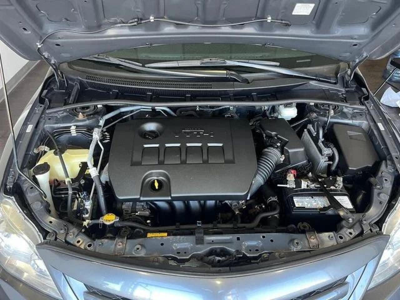 2013 Toyota Corolla LE Photo4