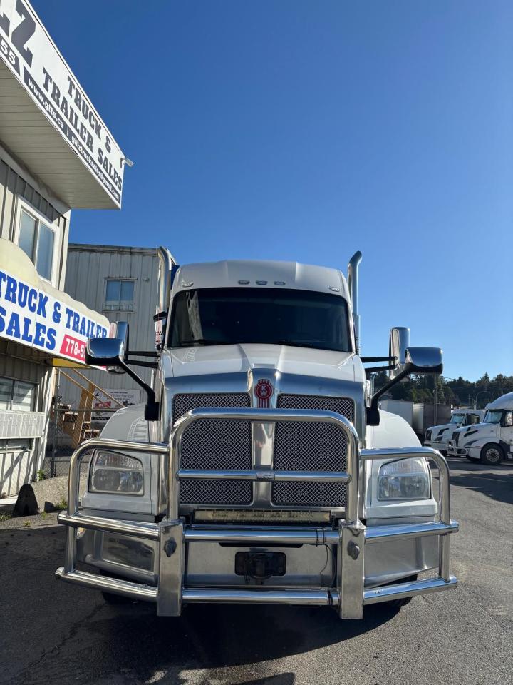 2021 Kenworth T680 Highway Tractor Heavy Spec - Photo #3