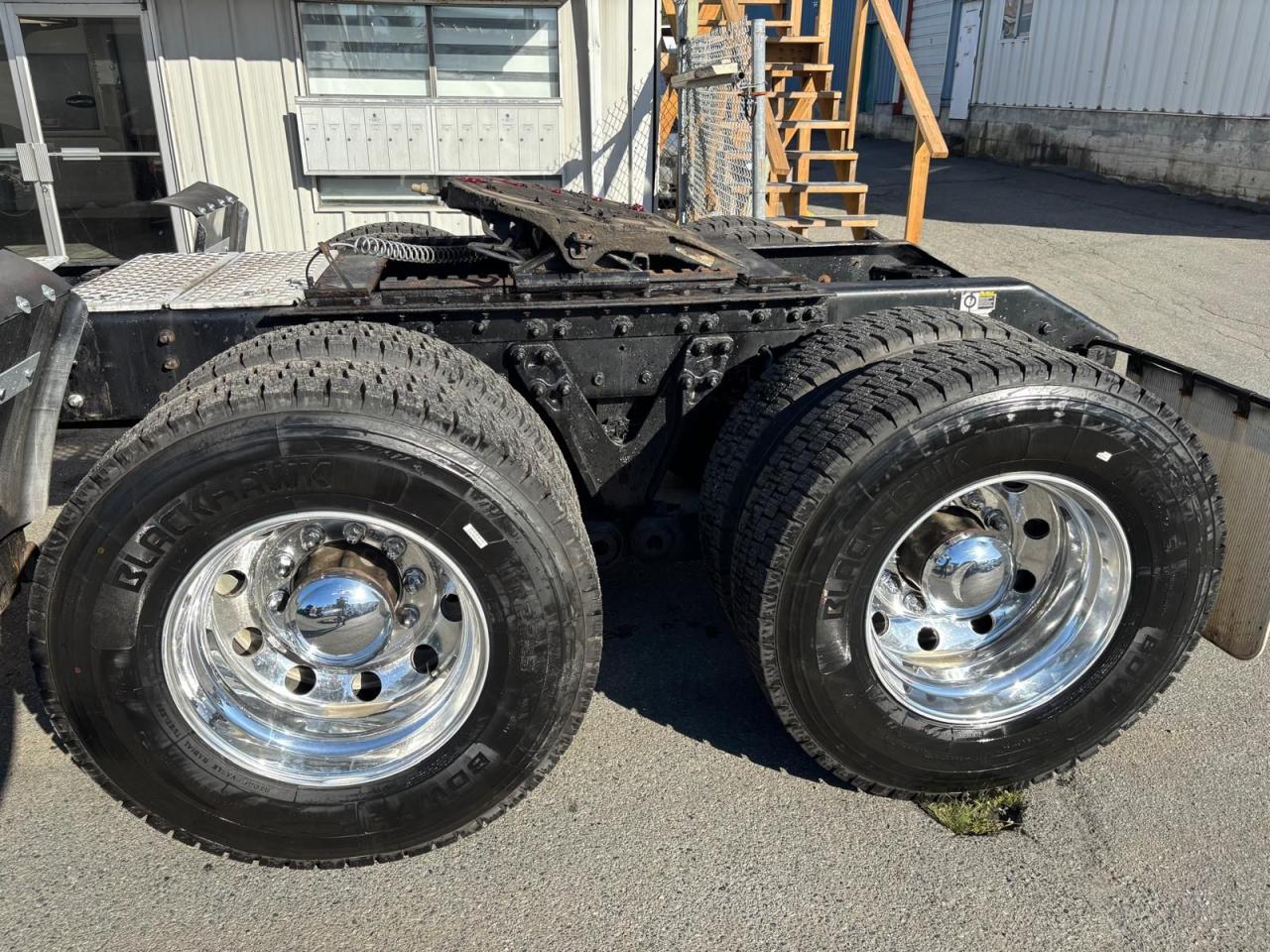 2021 Kenworth T680 Highway Tractor Heavy Spec - Photo #16