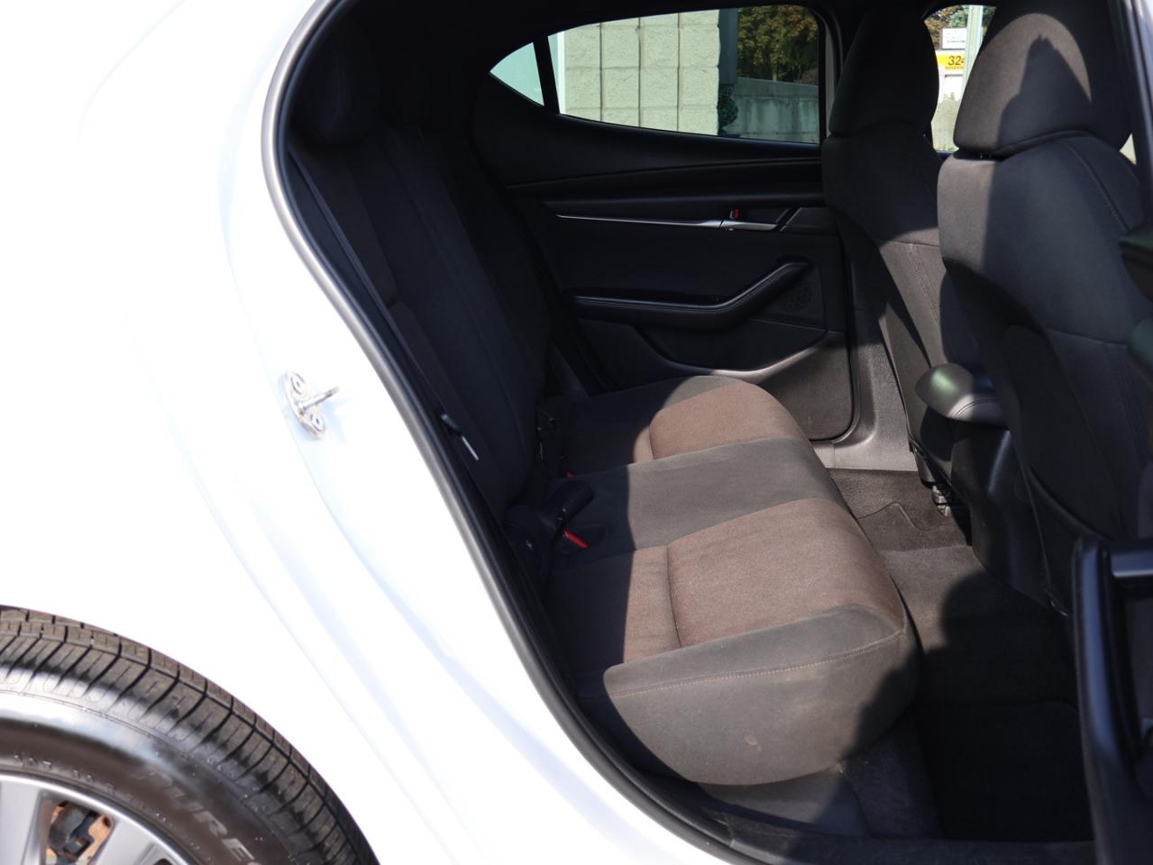 2019 Mazda MAZDA3 GX-SPORT 6M CERTIFIED CAMERA BLUETOOTH HEATED SEATS CRUISE ALLOYS - Photo #17