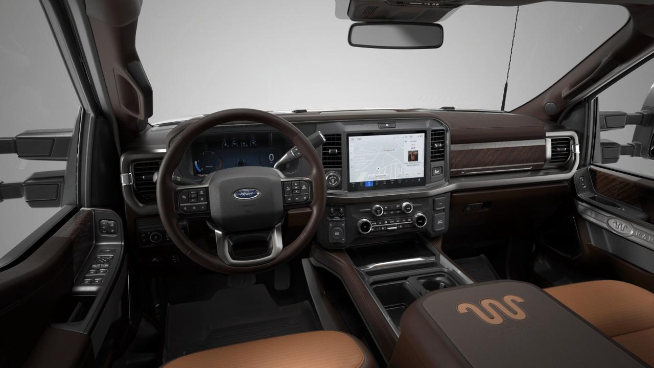 2026 Ford F-350 4X4 CREW CAB PICKUP/ Photo5