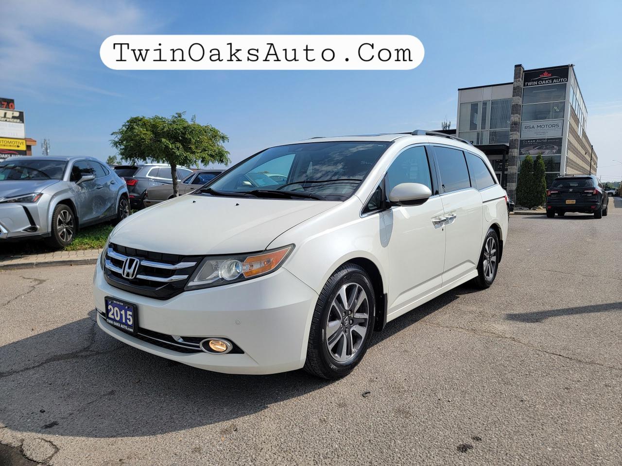 2015 Honda Odyssey Touring w/RES & Navi - Photo #1