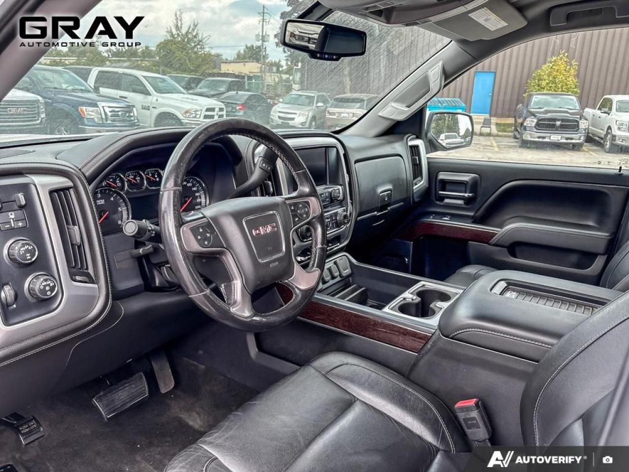 2017 GMC Sierra 1500 SLT, 6.2L V8, 6.6' Box - Photo #9
