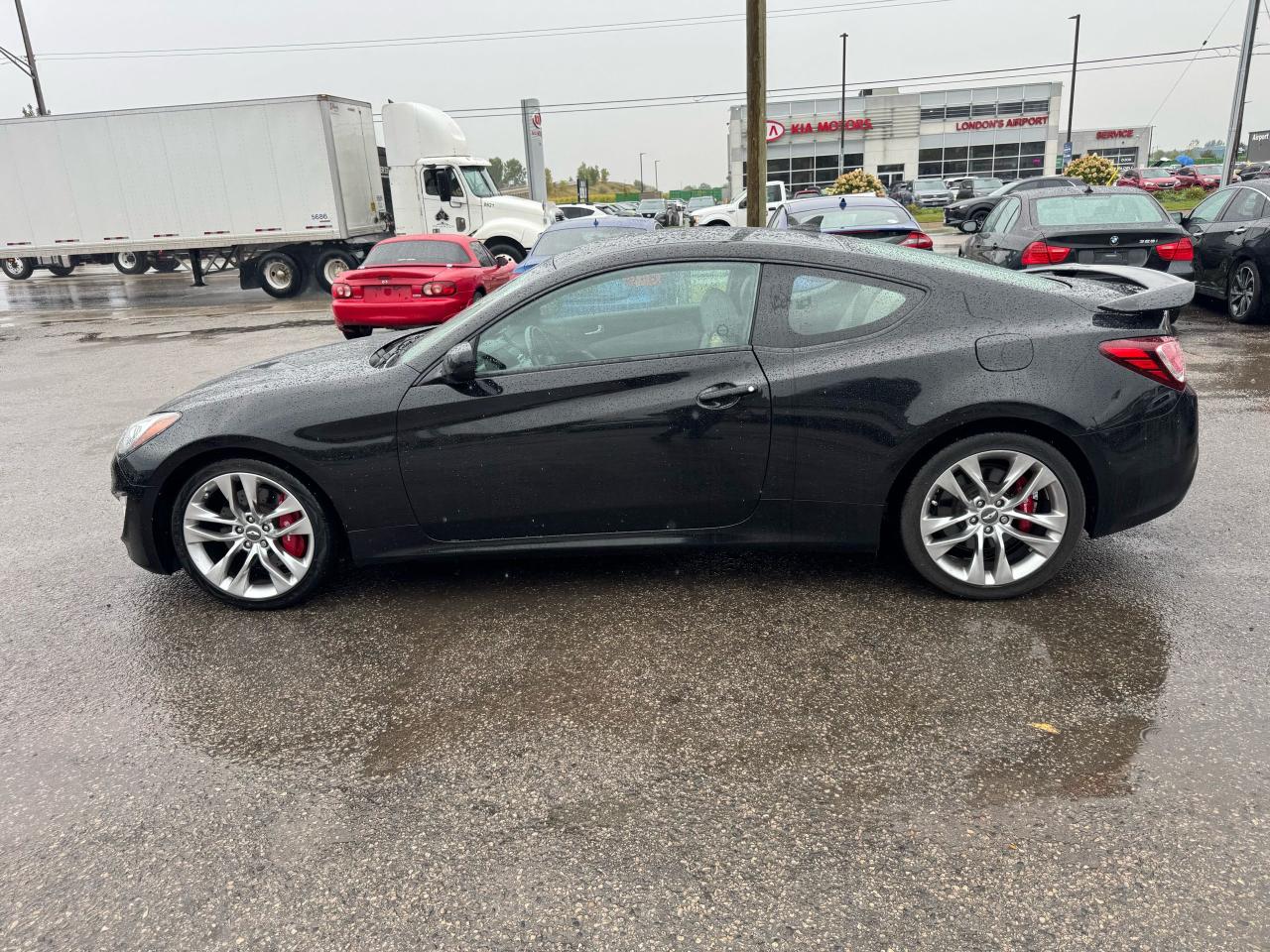2013 Hyundai Genesis Coupe R-SPEC, MANUAL 6SPD, ONLY 22,000KMS, MINT, CERT - Photo #2