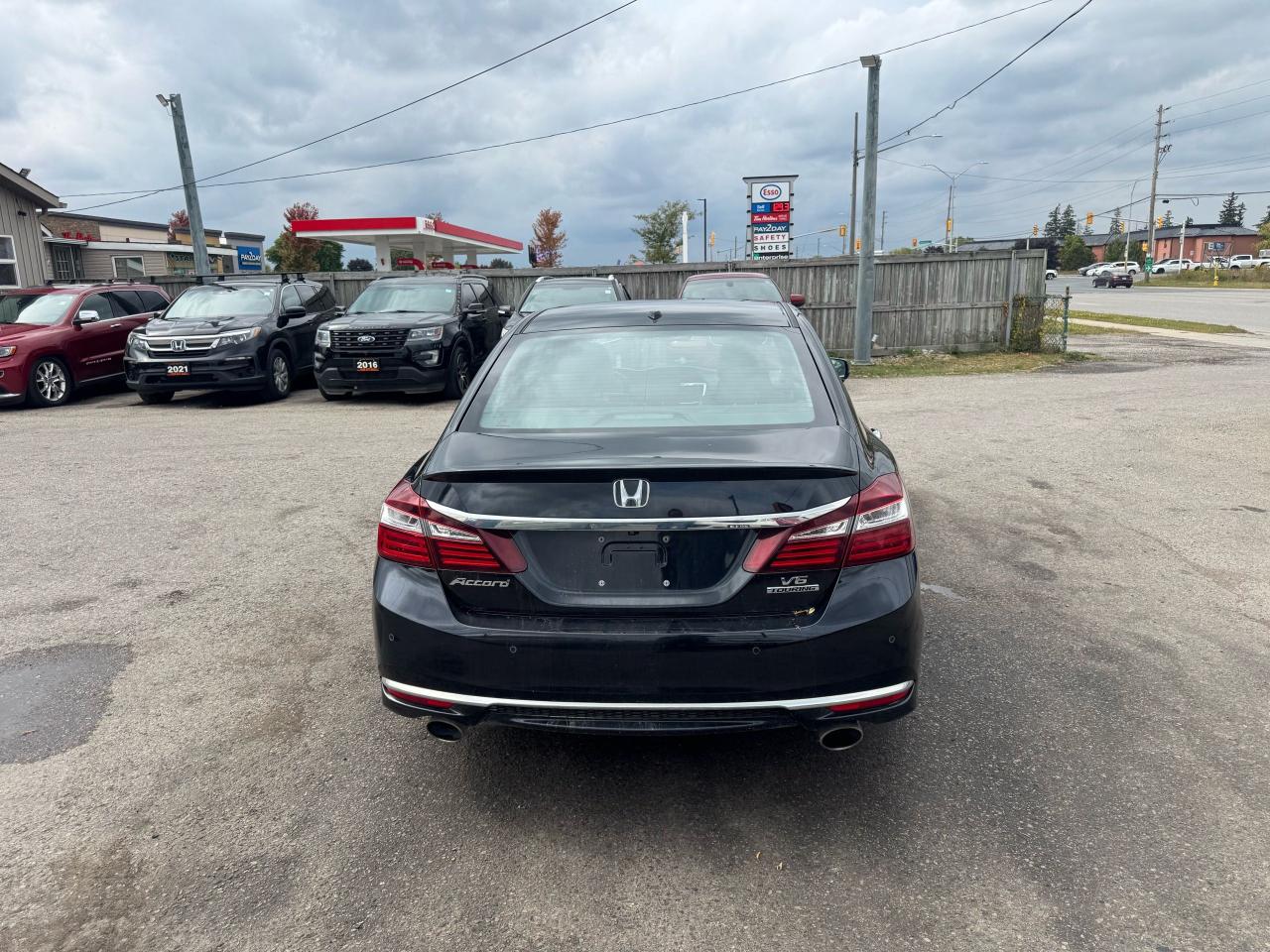 2017 Honda Accord Touring, NO ACCIDENTS, WELL MAINTAINED, V6, LOADED - Photo #4