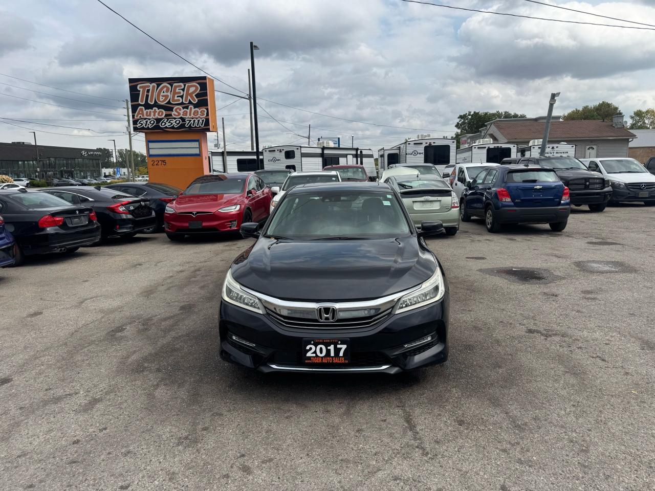2017 Honda Accord Touring, NO ACCIDENTS, WELL MAINTAINED, V6, LOADED - Photo #8