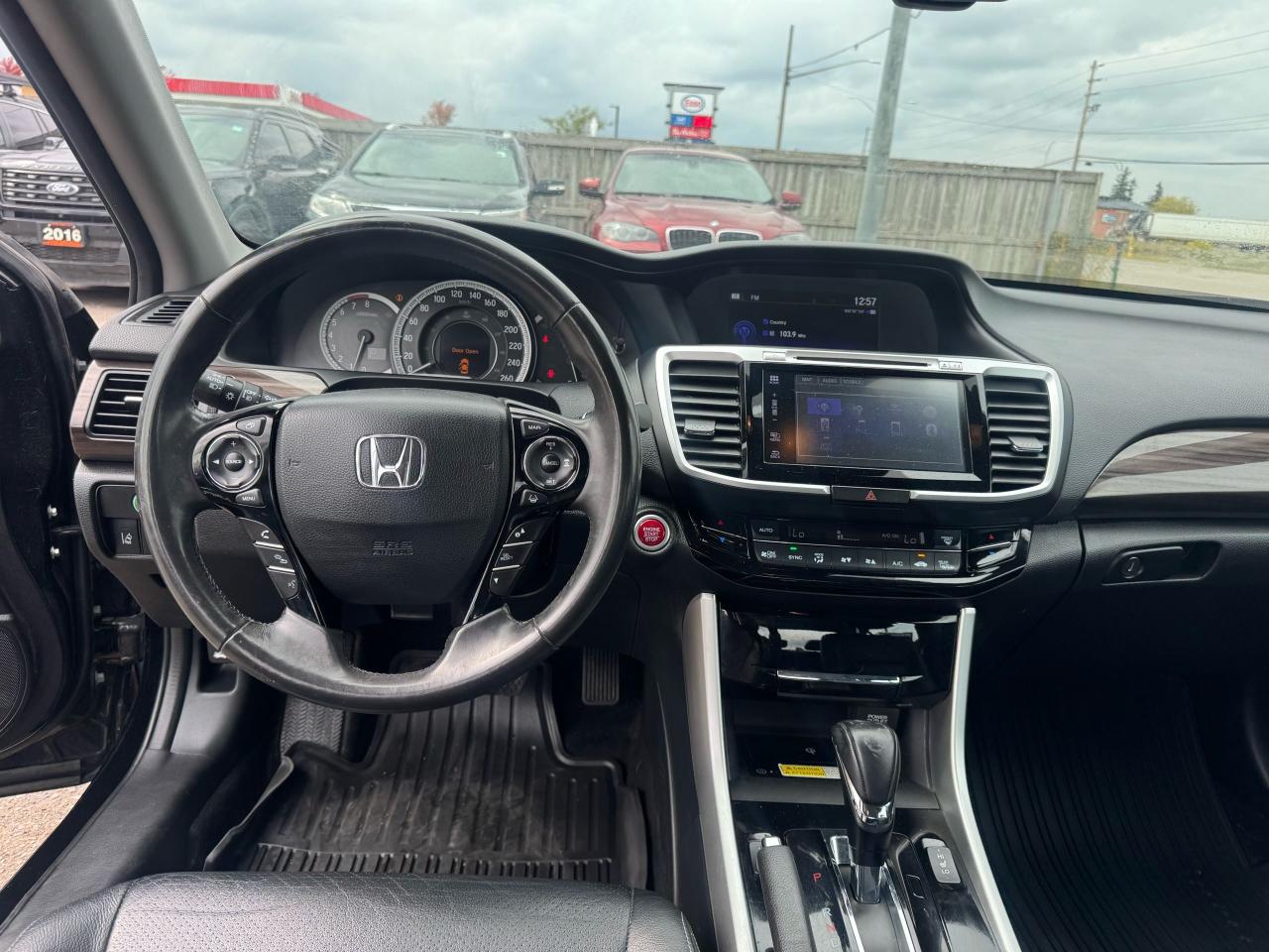 2017 Honda Accord Touring, NO ACCIDENTS, WELL MAINTAINED, V6, LOADED - Photo #15