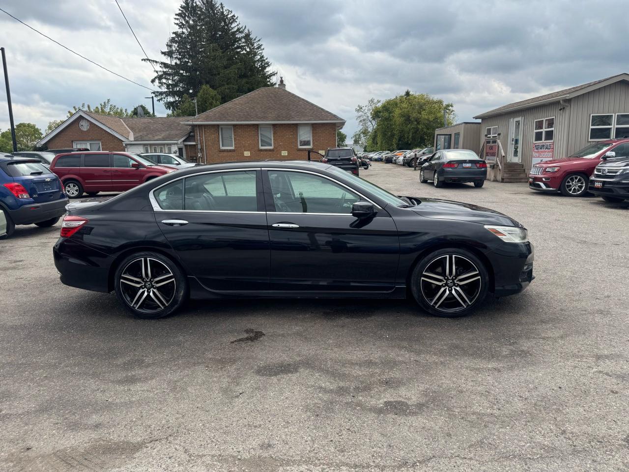 2017 Honda Accord Touring, NO ACCIDENTS, WELL MAINTAINED, V6, LOADED - Photo #6