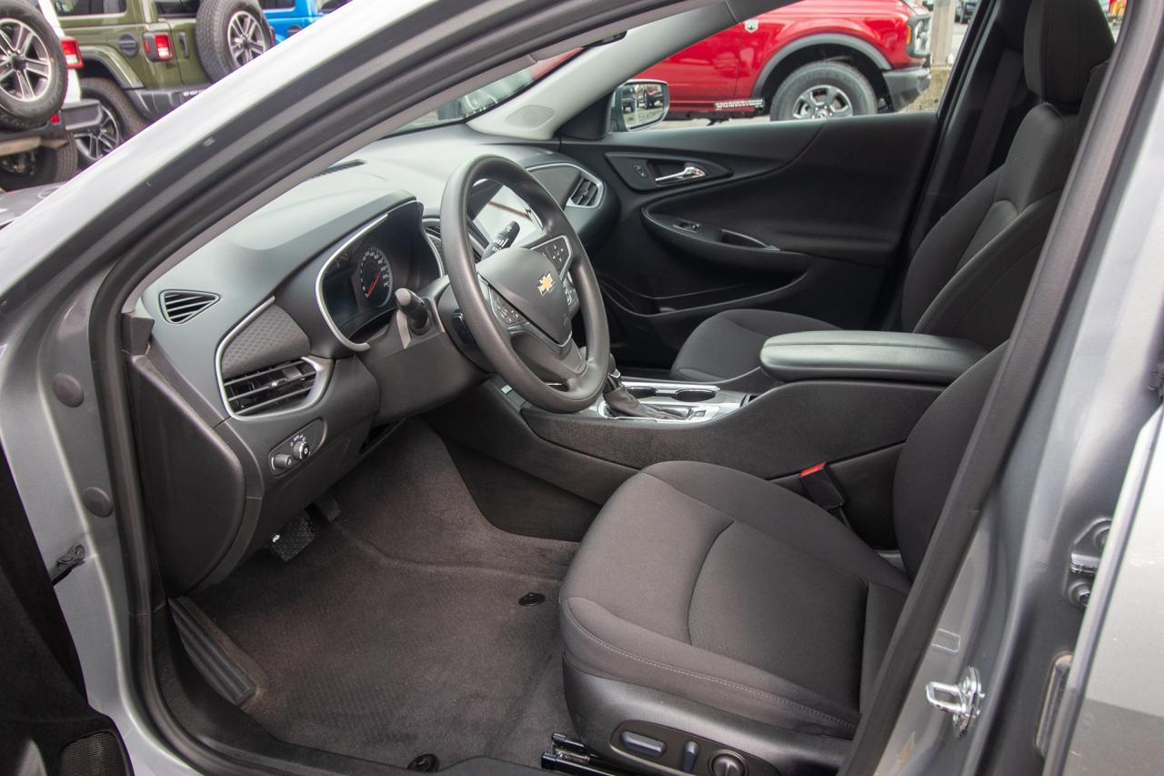 2023 Chevrolet Malibu 1LT Photo5