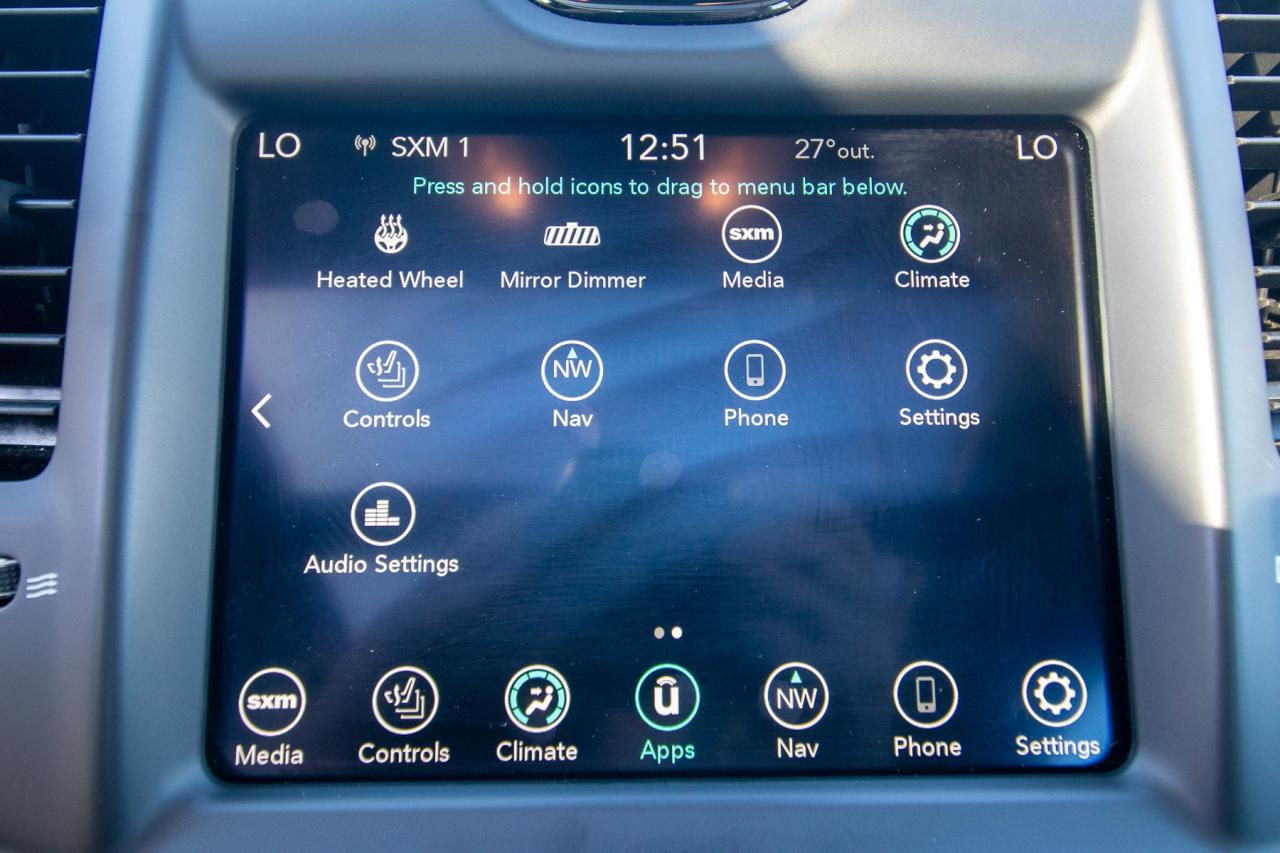 2023 Chrysler 300 300S AWD Photo5