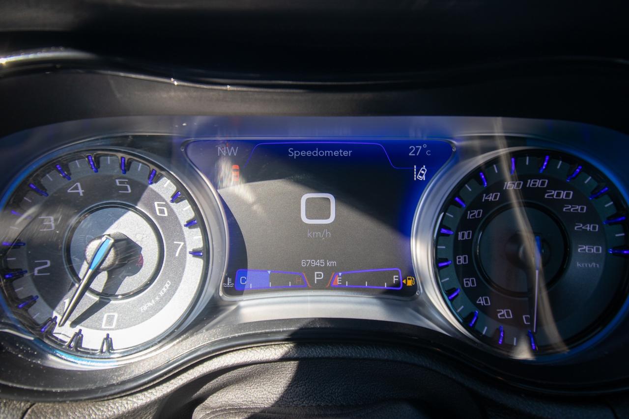2023 Chrysler 300 300S AWD Photo5