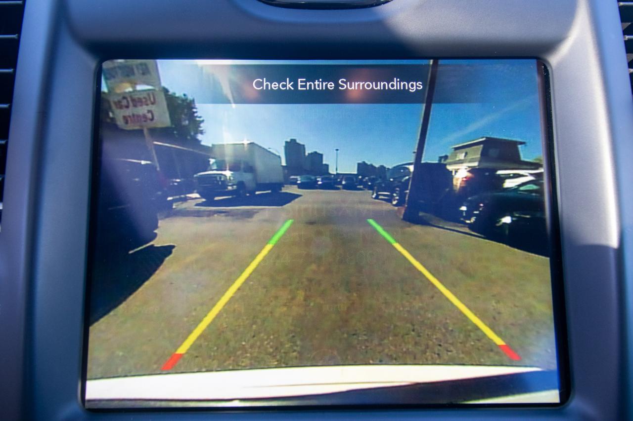 2023 Chrysler 300 300S AWD Photo5