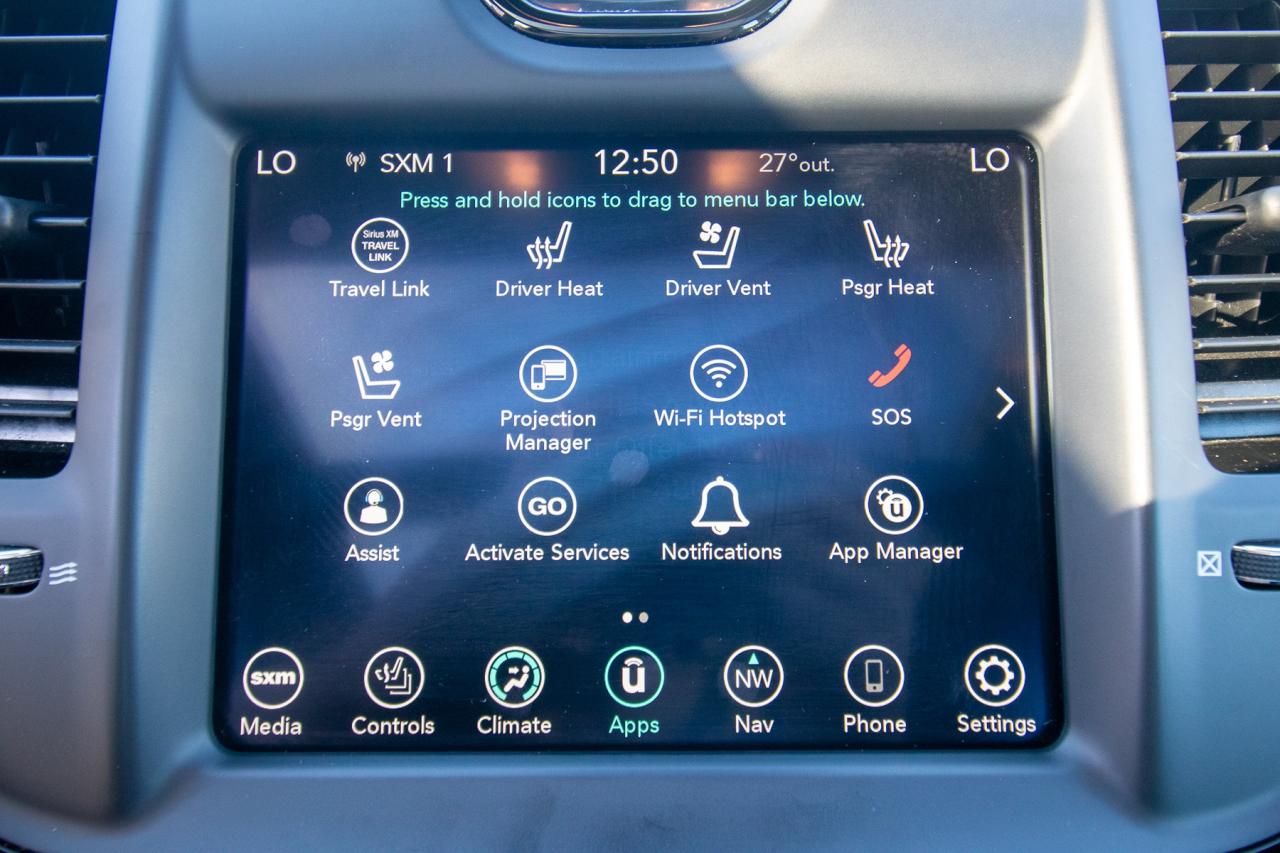 2023 Chrysler 300 300S AWD Photo5