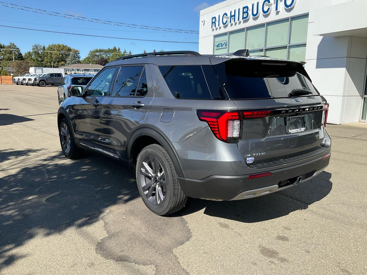 2025 Ford Explorer Active Photo5