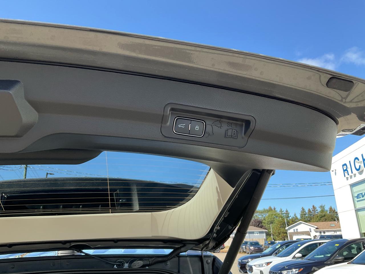 2025 Ford Explorer Active Photo5