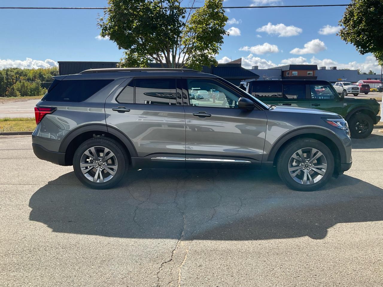 2025 Ford Explorer Active Photo5