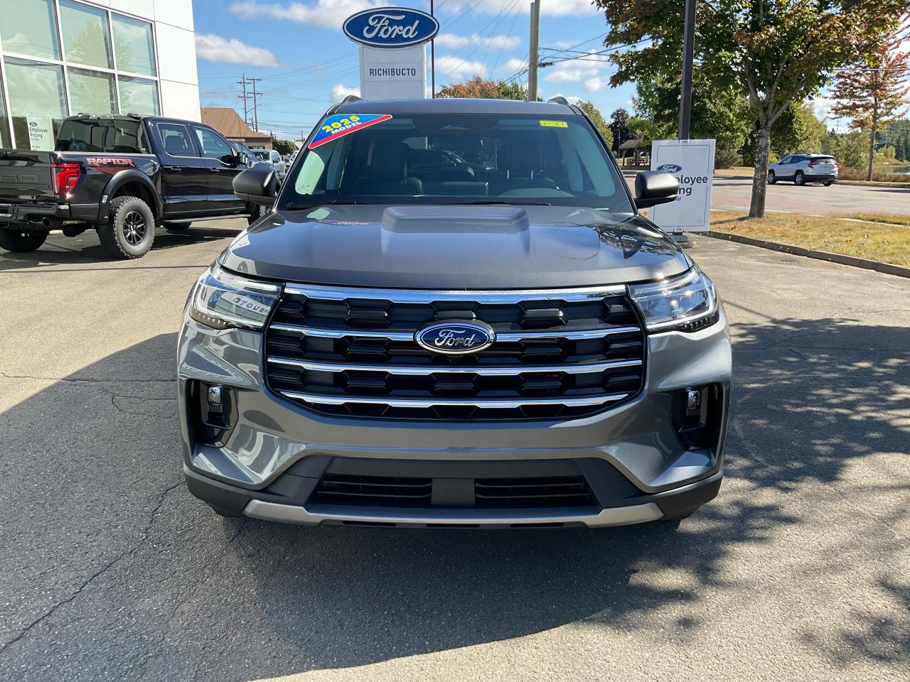 2025 Ford Explorer Active Photo5