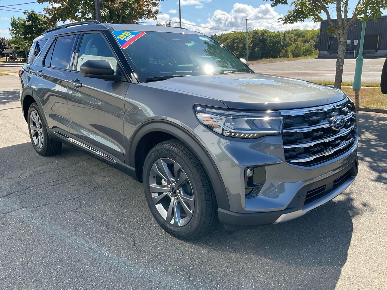 2025 Ford Explorer Active Photo5