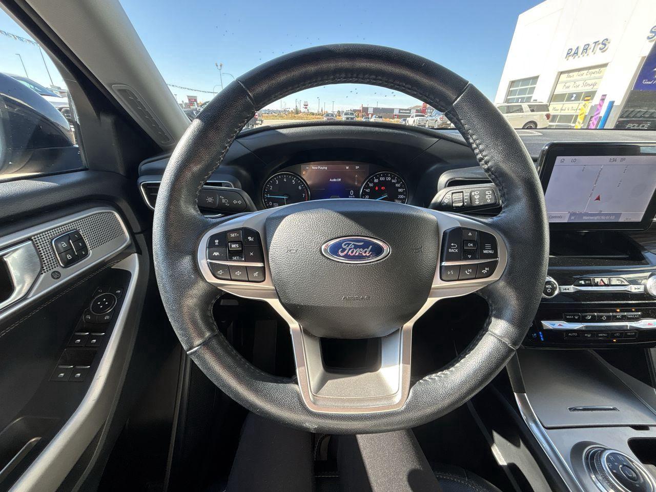 2022 Ford Explorer Limited 4WD Photo5