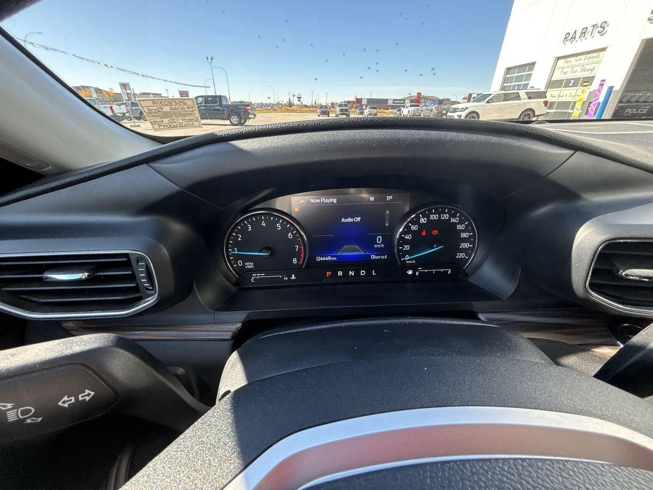 2022 Ford Explorer Limited 4WD Photo5