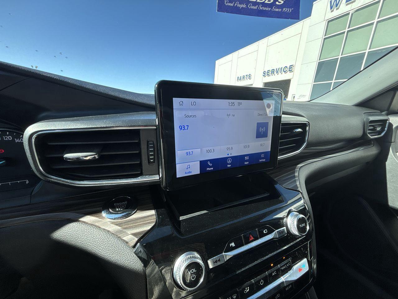 2022 Ford Explorer Limited 4WD Photo5