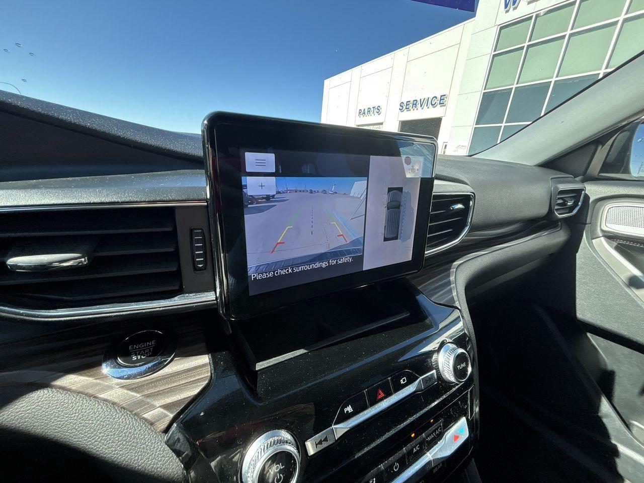 2022 Ford Explorer Limited 4WD Photo5