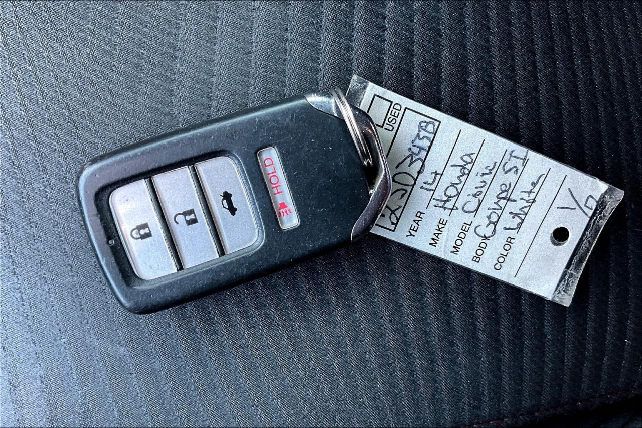 2014 Honda Civic COUPE Si | 6Spd Manual | AS IS | FWD Photo